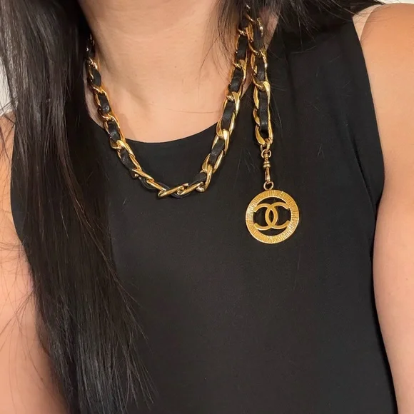 CHANEL Vintage Black Leather Gold CC Logo Chain Belt/Necklace - Picture 2 of 11